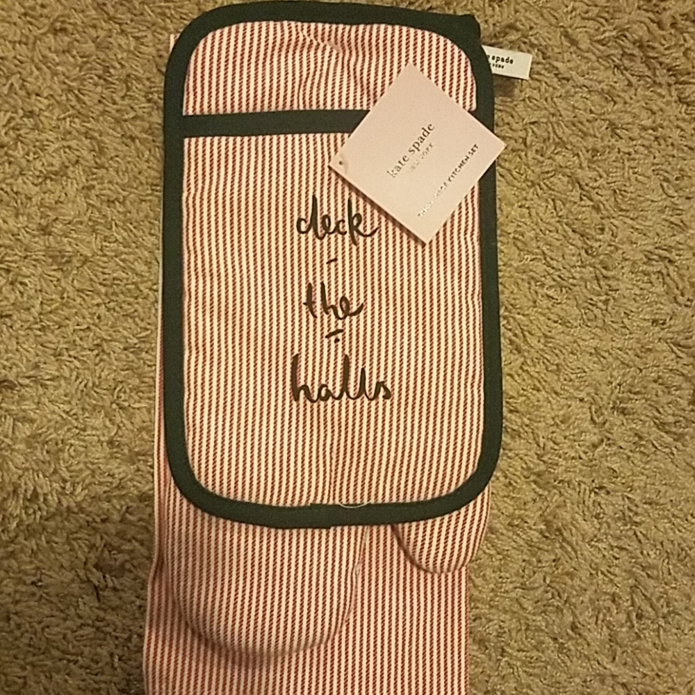 NWT  "Deck the Halls"  3 Piece Kitchen Set